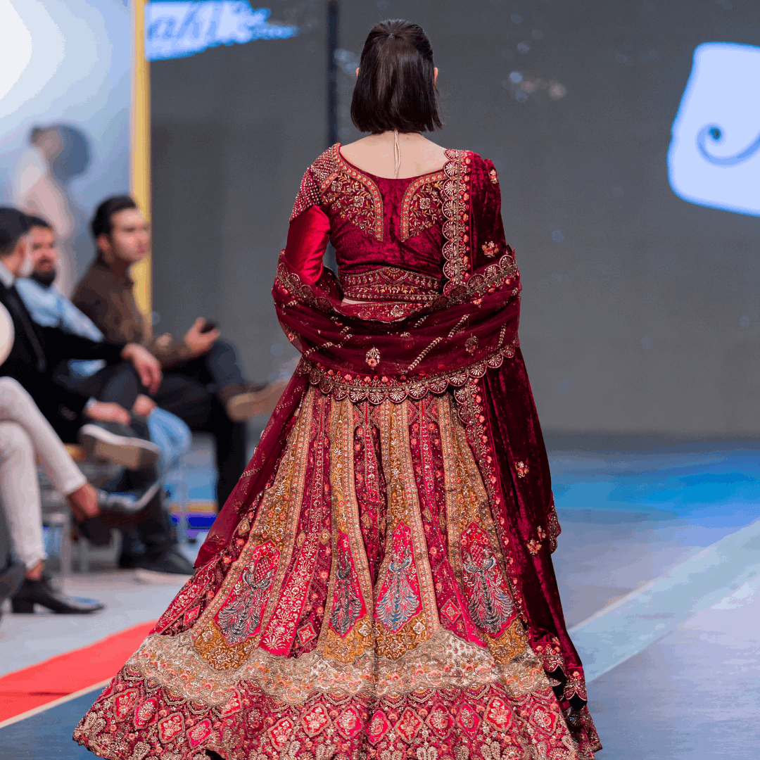 Regal Bridal Elegance - Mahi's