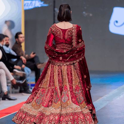 Regal Bridal Elegance - Mahi's